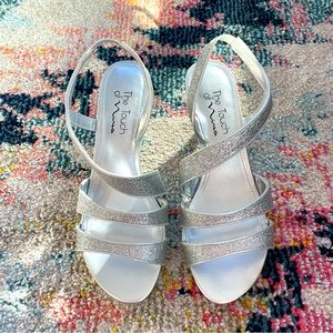 Nina Low Heel Slingback Shoe Silver Sparkly size 7.5